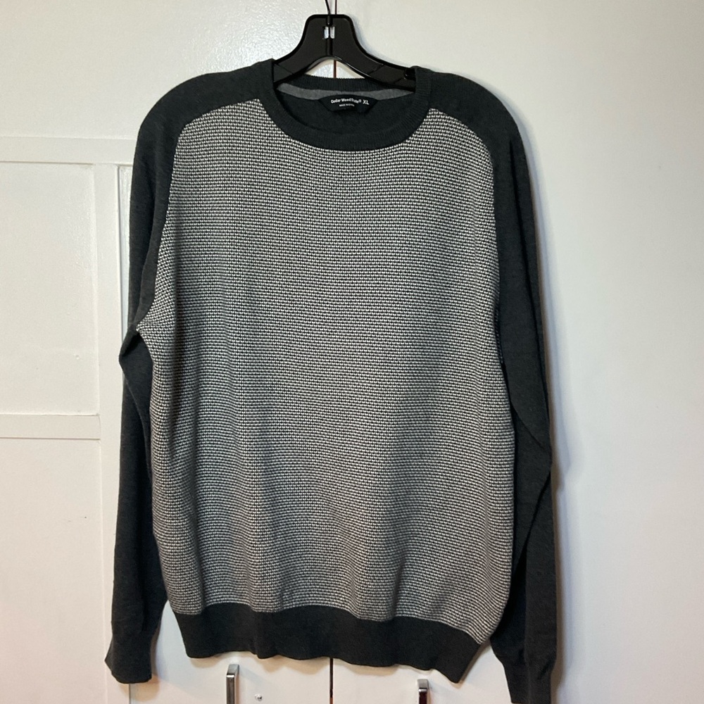 Men's Black and Gray Sweater